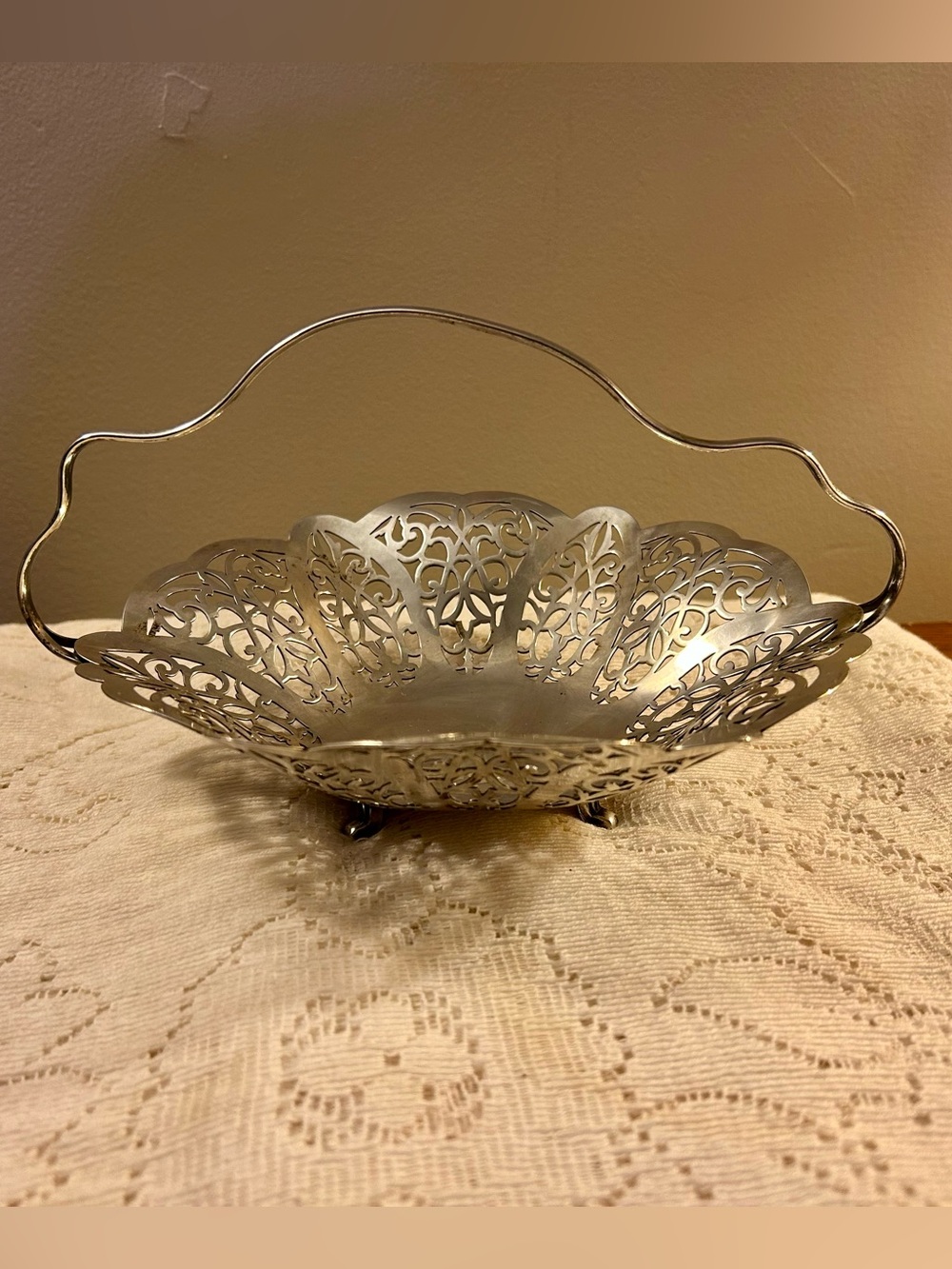 Antique International Silver Co. Lovelace Pierced Silverplate Bon Bon Basket